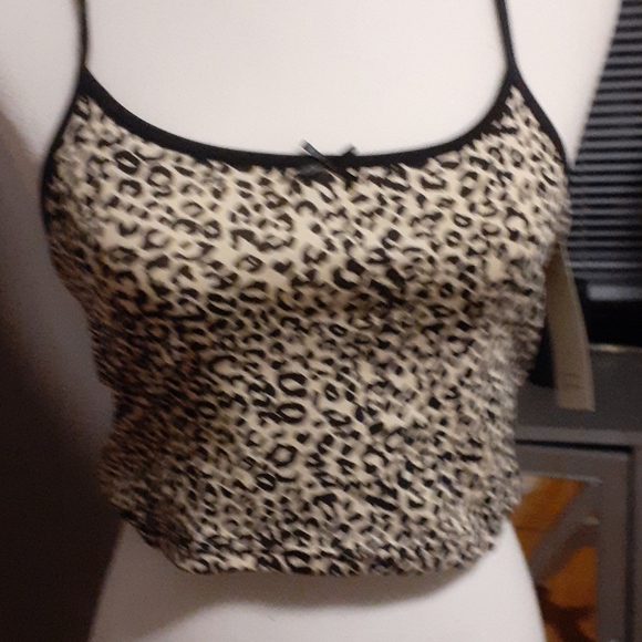 Three crop tops short